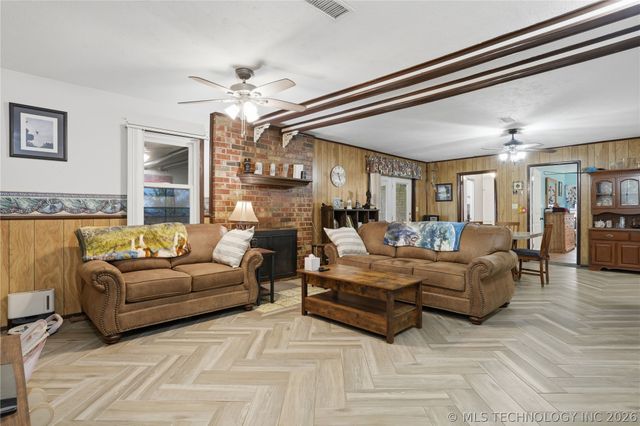 1707 N Maple Street, Sallisaw, OK 74955