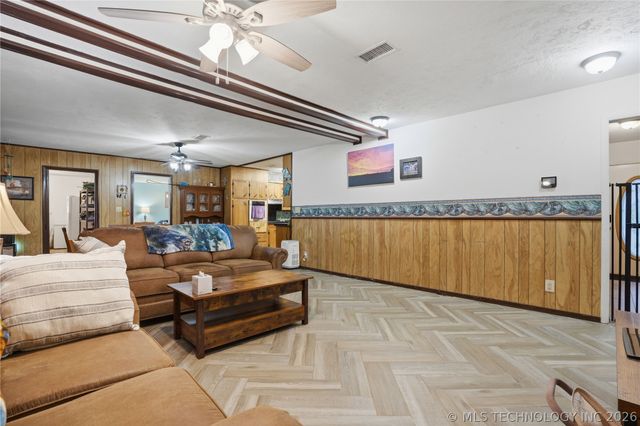 1707 N Maple Street, Sallisaw, OK 74955