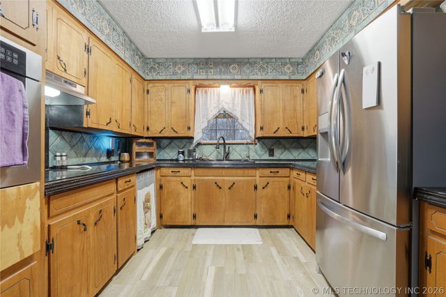 1707 N Maple Street, Sallisaw, OK 74955