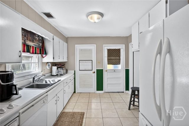 1820 Cokesbury Drive, Savannah, GA 31406