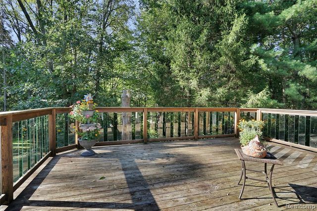 3738 Winterwood Drive, Howell, MI 48843