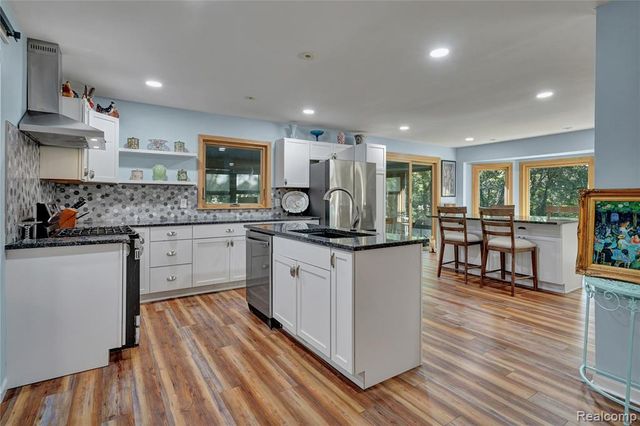 3738 Winterwood Drive, Howell, MI 48843