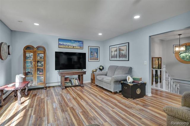 3738 Winterwood Drive, Howell, MI 48843