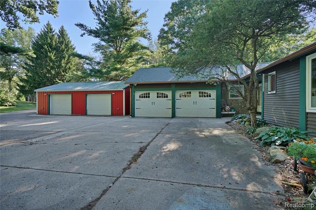 3738 Winterwood Drive, Howell, MI 48843