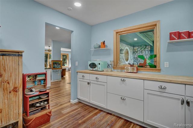 3738 Winterwood Drive, Howell, MI 48843