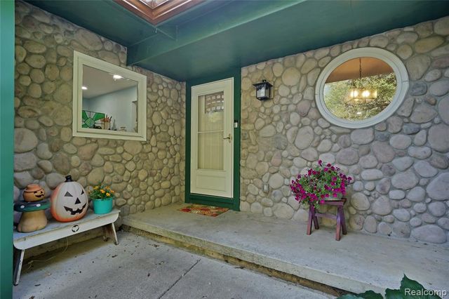 3738 Winterwood Drive, Howell, MI 48843