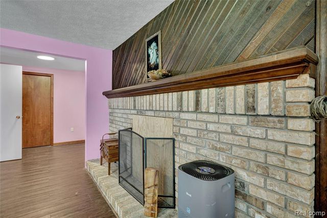 3738 Winterwood Drive, Howell, MI 48843