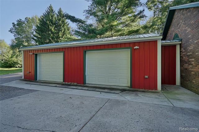 3738 Winterwood Drive, Howell, MI 48843