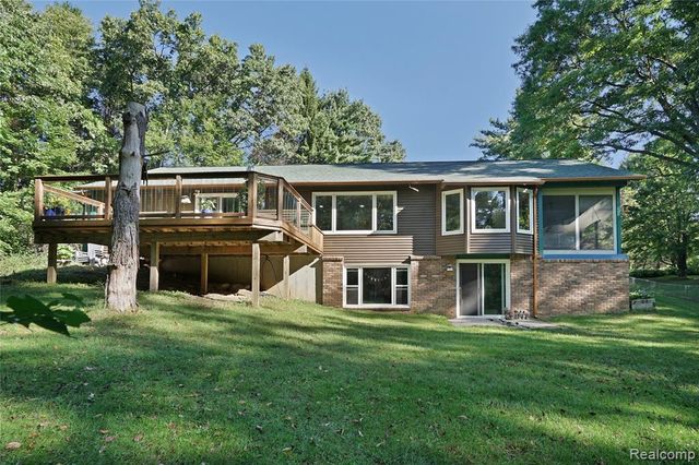 3738 Winterwood Drive, Howell, MI 48843