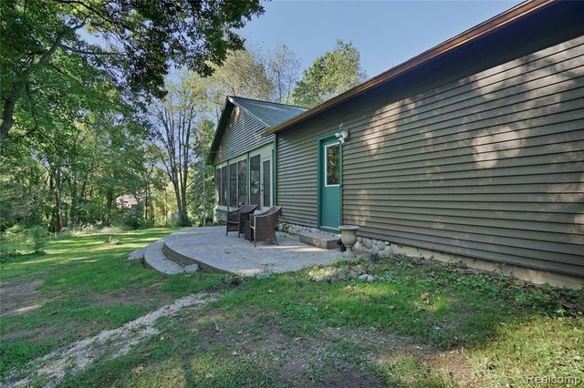 3738 Winterwood Drive, Howell, MI 48843