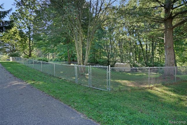 3738 Winterwood Drive, Howell, MI 48843