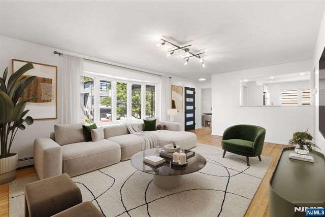 54 Columbia Avenue, Palisades Park, NJ 07650