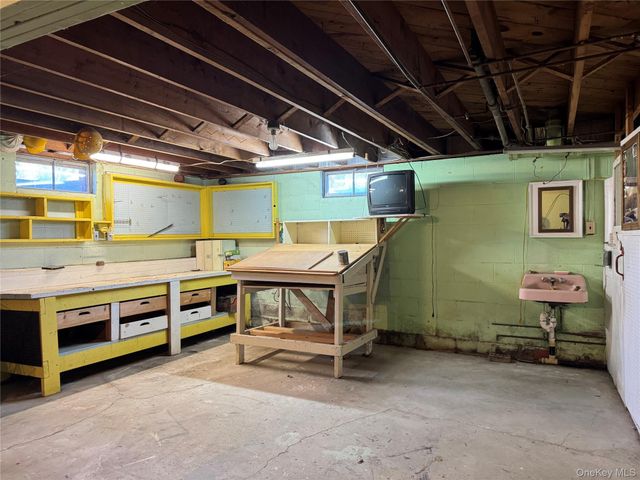 9 E Marie Street, Hudson, NY 12534