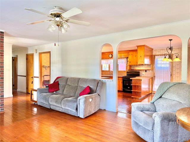 9 E Marie Street, Hudson, NY 12534