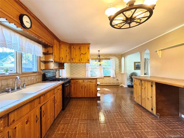 9 E Marie Street, Hudson, NY 12534