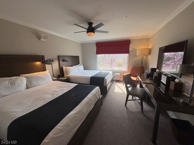 2 Chamonix Dr 213, Vernon Twp., NJ 07462
