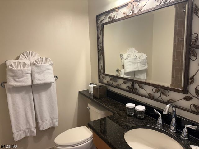 2 Chamonix Dr 213, Vernon Twp., NJ 07462