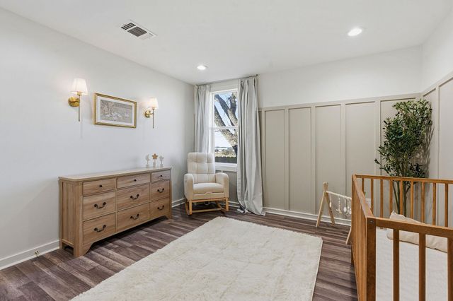 105 Willow DR, Flatonia, TX 78941