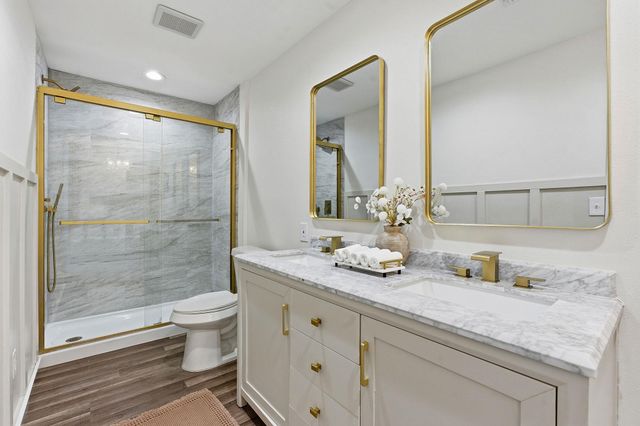 105 Willow DR, Flatonia, TX 78941