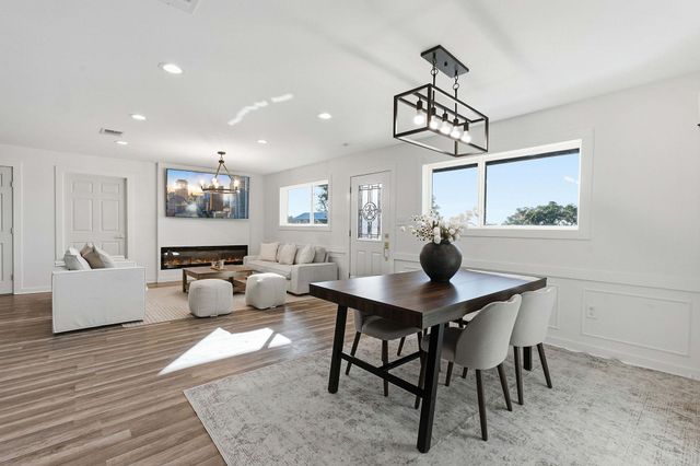 105 Willow DR, Flatonia, TX 78941