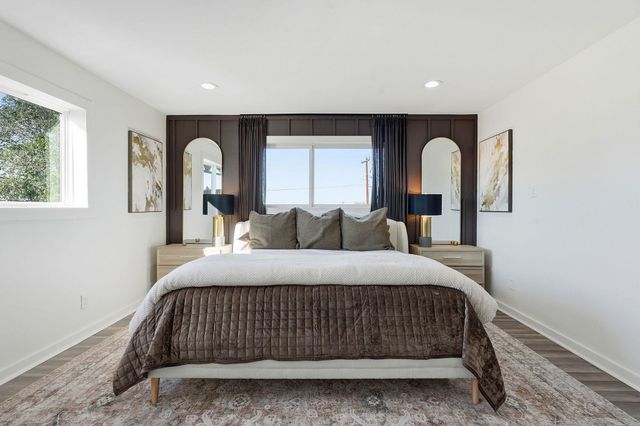 105 Willow DR, Flatonia, TX 78941