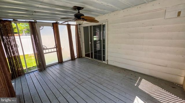 14 BOSTON PL, New Castle, DE 19720