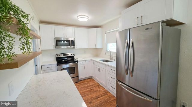 14 BOSTON PL, New Castle, DE 19720