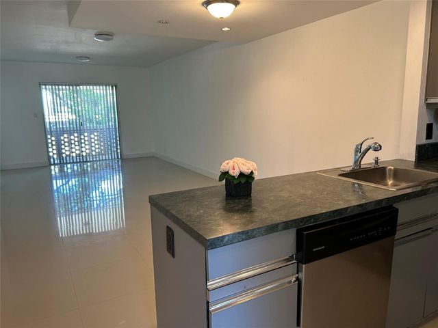 2800 NE 14th St Causeway 207, Pompano Beach, FL 33062