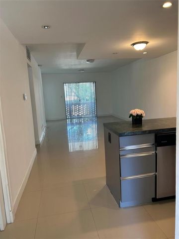 2800 NE 14th St Causeway 207, Pompano Beach, FL 33062
