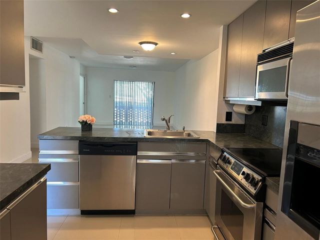 2800 NE 14th St Causeway 207, Pompano Beach, FL 33062