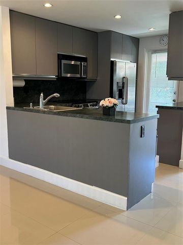 2800 NE 14th St Causeway 207, Pompano Beach, FL 33062