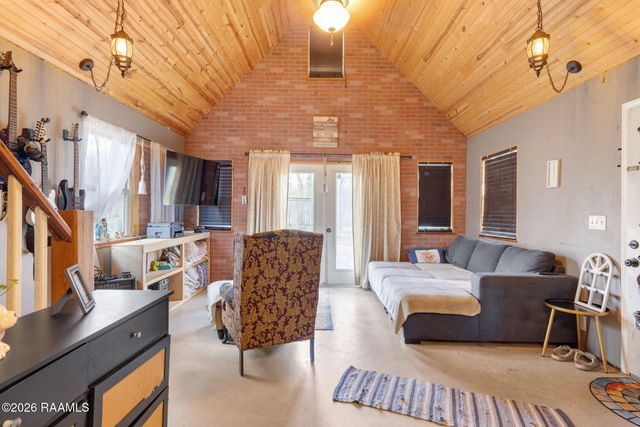 1046 Landrich Lane, Broussard, LA 70518