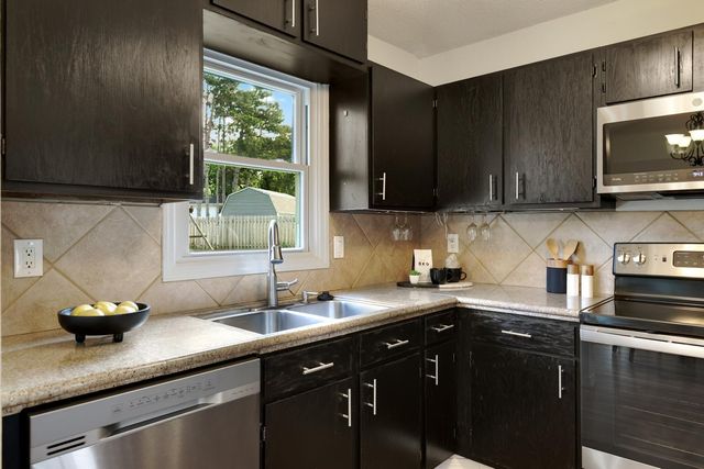 8607 Shiloh Court, Eden Prairie, MN 55347