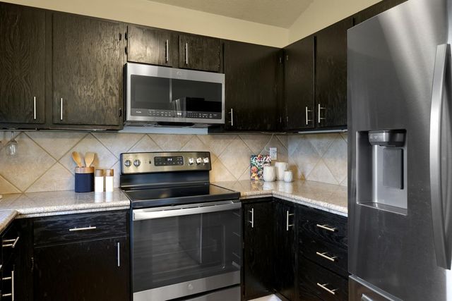 8607 Shiloh Court, Eden Prairie, MN 55347