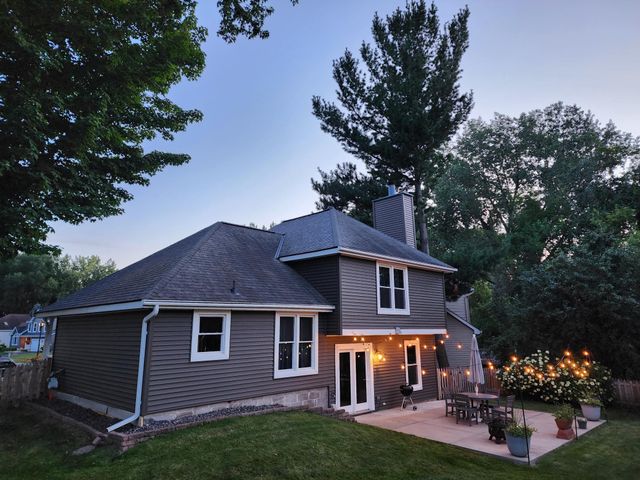8607 Shiloh Court, Eden Prairie, MN 55347