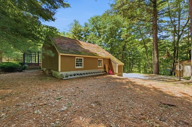 24 Novak Circle, Dracut, MA 01826