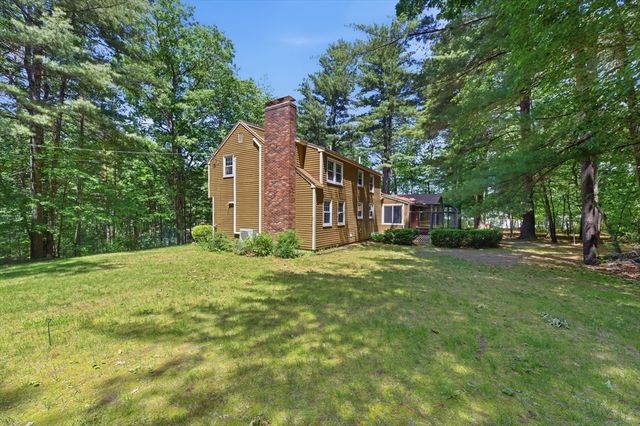 24 Novak Circle, Dracut, MA 01826