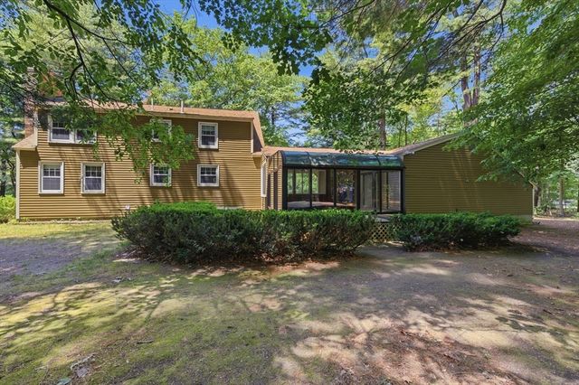 24 Novak Circle, Dracut, MA 01826