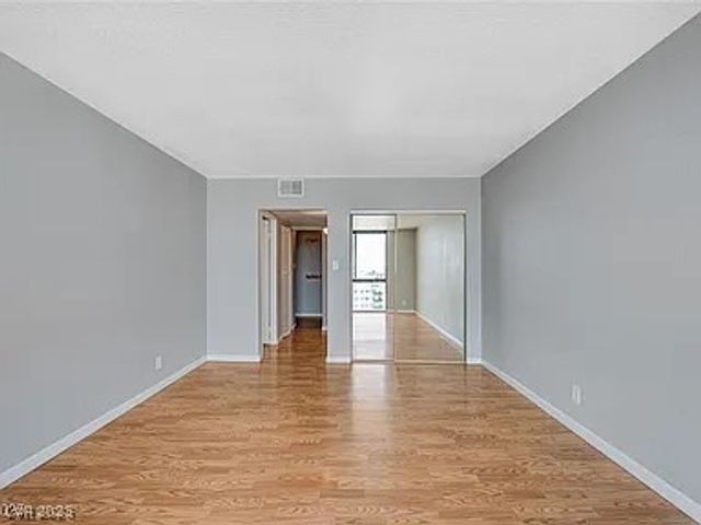 3930 University Center Drive 806, Las Vegas, NV 89119