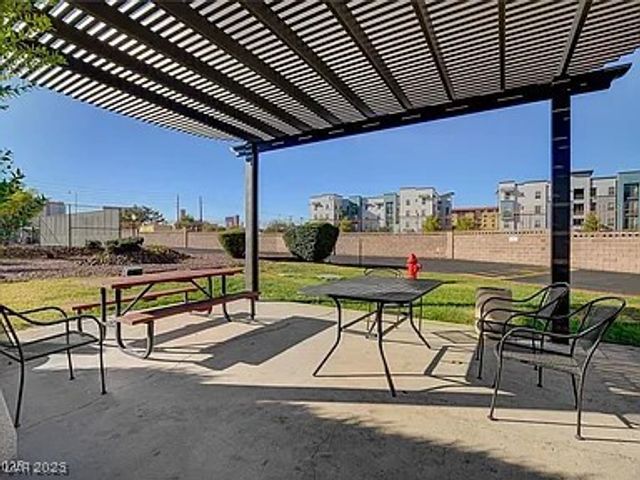 3930 University Center Drive 806, Las Vegas, NV 89119