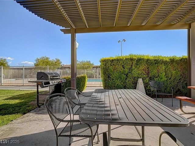 3930 University Center Drive 806, Las Vegas, NV 89119