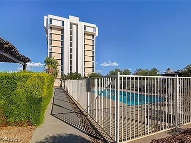 3930 University Center Drive 806, Las Vegas, NV 89119