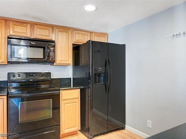 3930 University Center Drive 806, Las Vegas, NV 89119