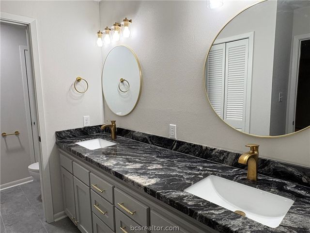 3710 Windridge Drive, Bryan, TX 77802