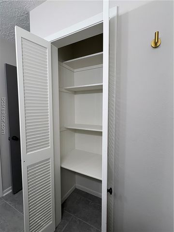 3710 Windridge Drive, Bryan, TX 77802