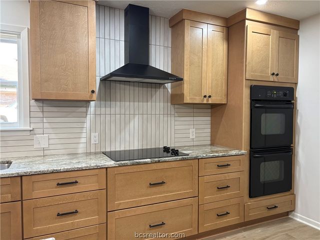 3710 Windridge Drive, Bryan, TX 77802