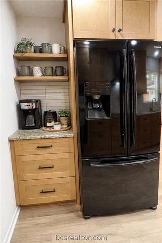 3710 Windridge Drive, Bryan, TX 77802