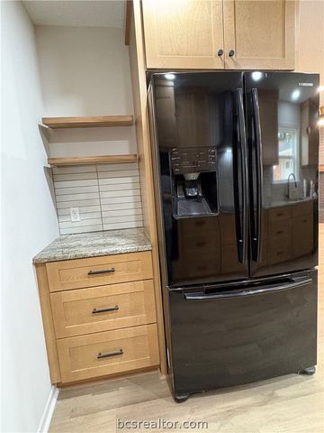 3710 Windridge Drive, Bryan, TX 77802