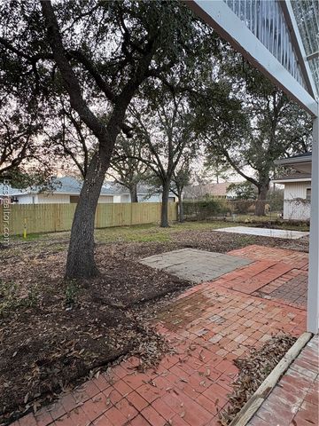 3710 Windridge Drive, Bryan, TX 77802