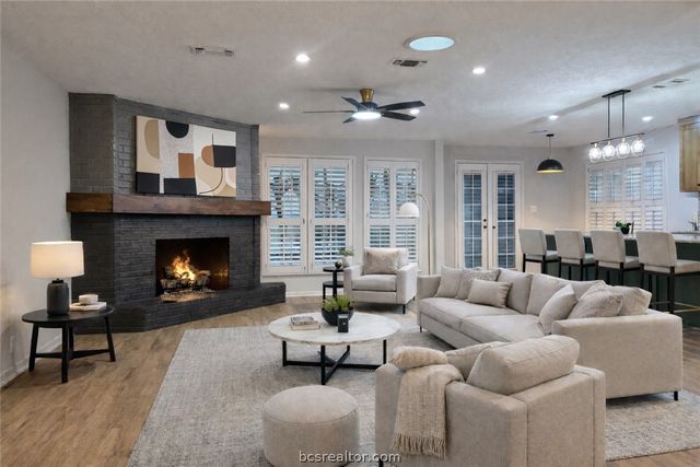 3710 Windridge Drive, Bryan, TX 77802